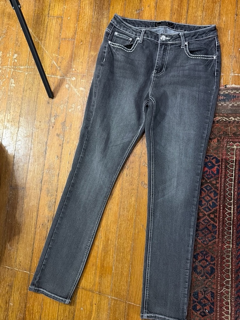Embellished Pockets **Women's Dark Gray Skinny Jeans with Contrast Stitching 12